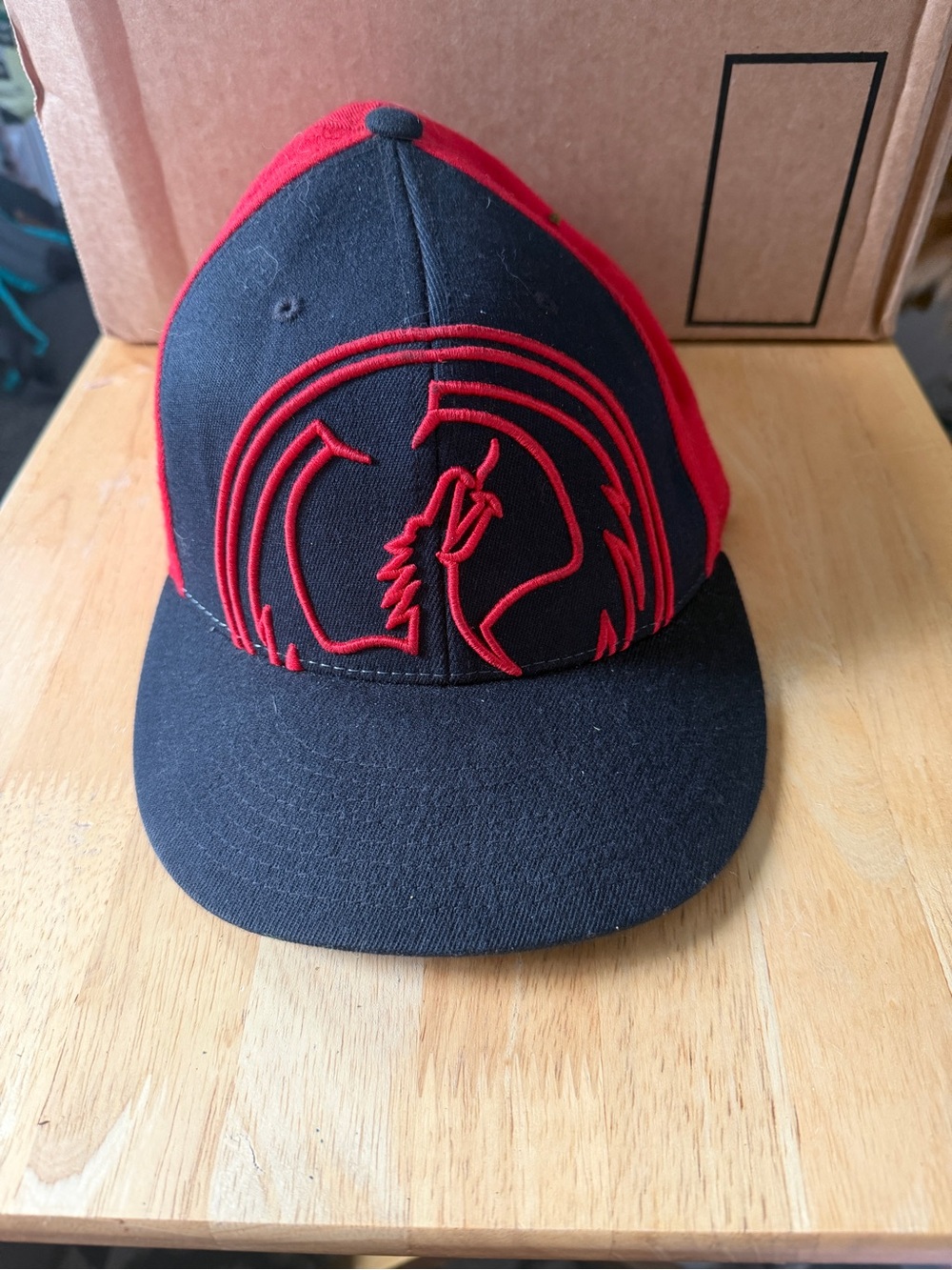 Black and Red Men's Embroidered Baseball Cap